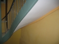 Sous face d'un escalier en MDF peint en remplacement de lattis trés ancien